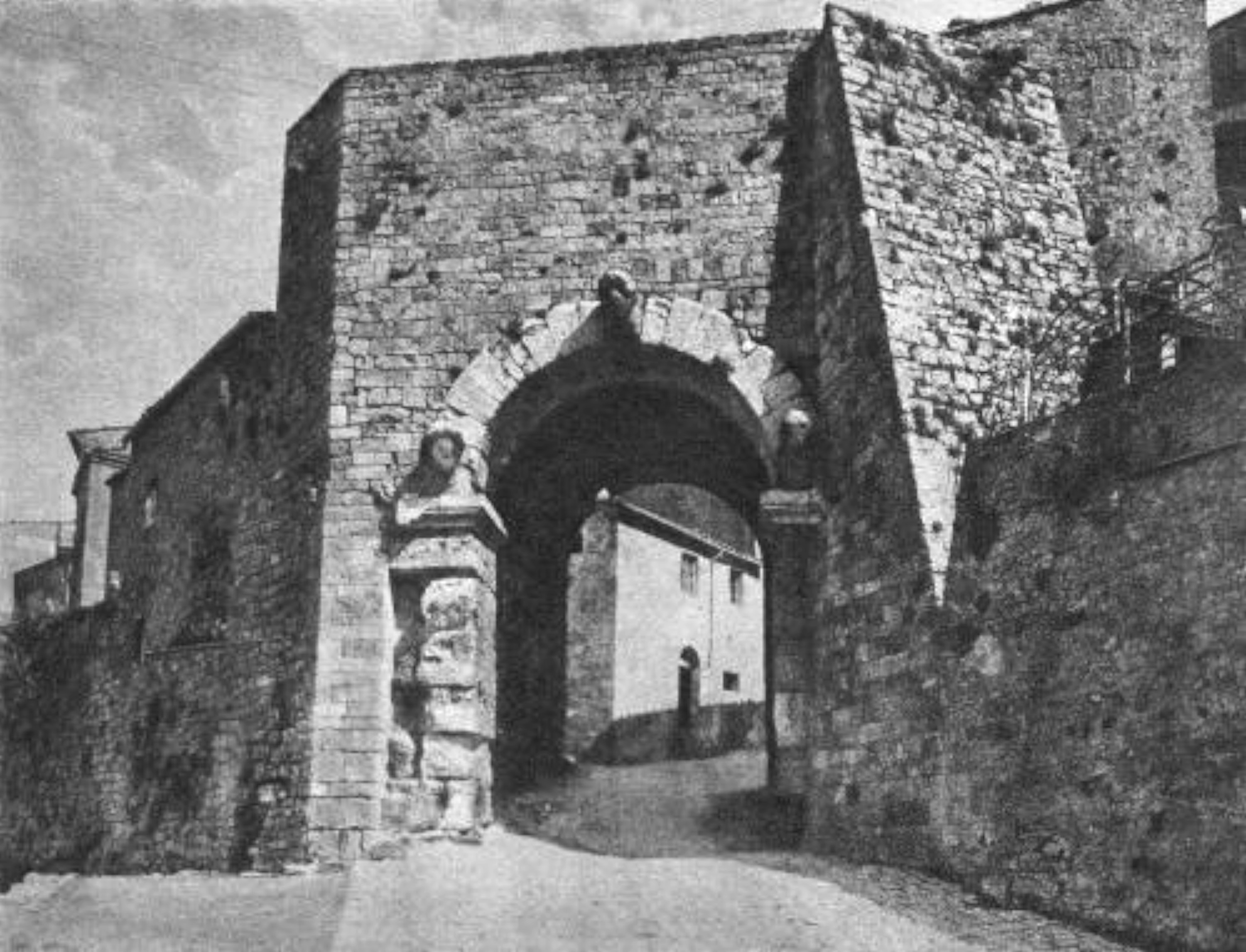 14. Volterra. Porta dell' Arco